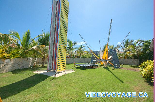 République Dominicaine Punta Cana Paradisus Palma Real Un muro de escalada y trampolín