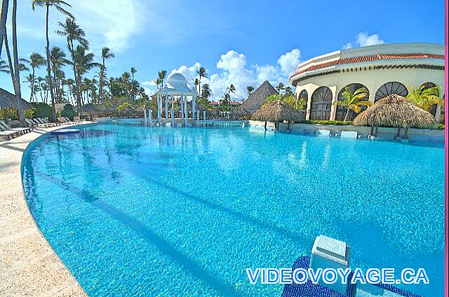 République Dominicaine Punta Cana Paradisus Palma Real Avec le gazebo au centre de la piscine