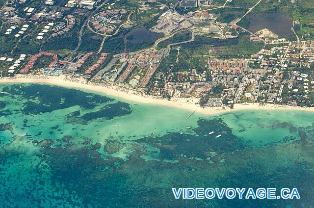 République Dominicaine Punta Cana Paradisus Palma Real The hotel is located to the left of the photograph. This aerial photograph can see the beach to the north.