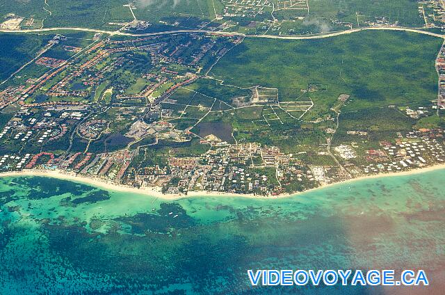 République Dominicaine Punta Cana Paradisus Palma Real The hotel is located to the left of the photograph. This aerial photograph can see the beach to the north.