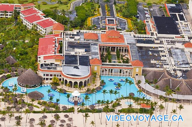 République Dominicaine Punta Cana Paradisus Palma Real A large swimming pool, a luxurious hotel for families or couples, excellent service, ...