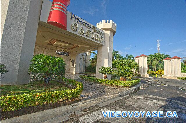 République Dominicaine Punta Cana Bávaro Princess All Suites Resort A l'entrée du site de l'hôtel, le Casino