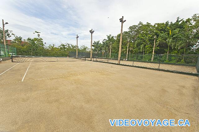 République Dominicaine Punta Cana Bávaro Princess All Suites Resort Lighted tennis courts.