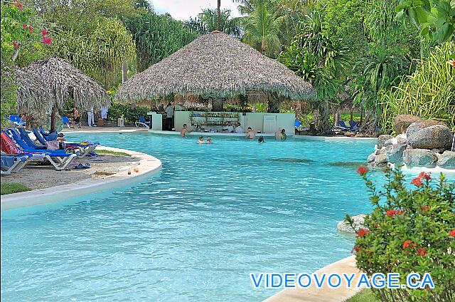 République Dominicaine Punta Cana Bávaro Princess All Suites Resort El bar en la piscina principal