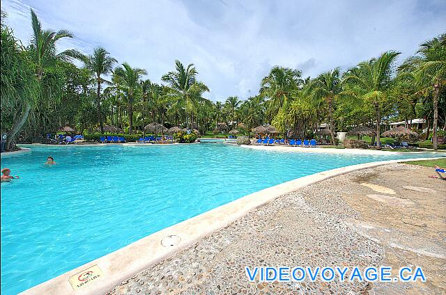 République Dominicaine Punta Cana Bávaro Princess All Suites Resort Le centre de la piscine, la partie la plus large.