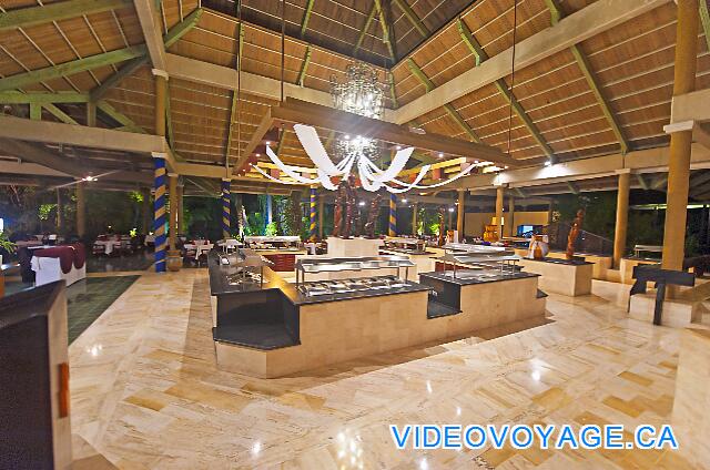 République Dominicaine Punta Cana Bávaro Princess All Suites Resort El restaurante buffet en el centro, la dieta o menús vegetarianos están disponibles.