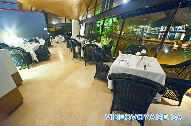 République Dominicaine Punta Cana Bávaro Princess All Suites Resort Un restaurante climatizado con estilo.