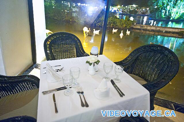 République Dominicaine Punta Cana Bávaro Princess All Suites Resort Con vistas a la laguna, ideal para una cena romántica.