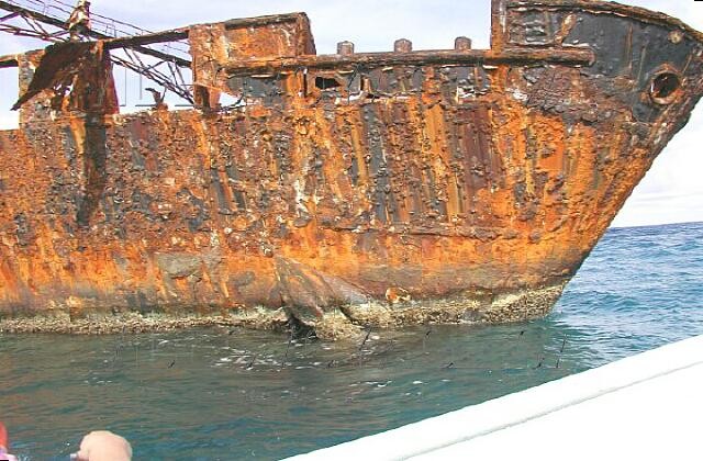 Republique Dominicaine Punta Cana Riu Bambu You can visit the wreck by boat when the sea is calm.