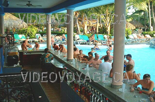 Republique Dominicaine Punta Cana Riu Bambu A veces, el bar La Arena es muy popular.