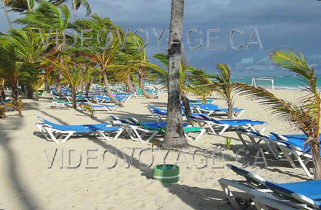 Republique Dominicaine Punta Cana Riu Bambu On the beach, many chairs over a long distance.