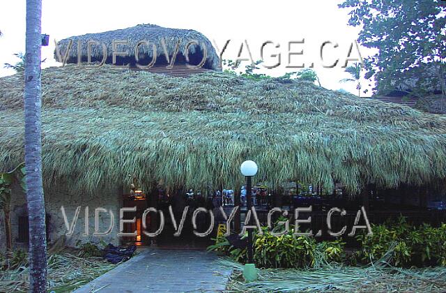 Republique Dominicaine Punta Cana Riu Bambu El restaurante está parcialmente renovado tras la tempestad de noviembre de 2004.