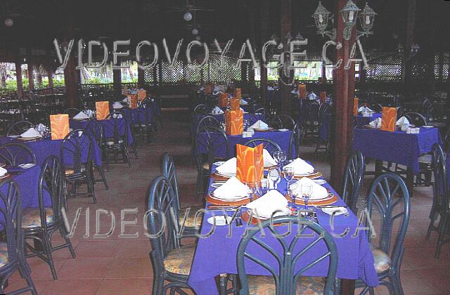 Republique Dominicaine Punta Cana Riu Bambu In the evening, the tables with a beautiful presentation for thematic meals.