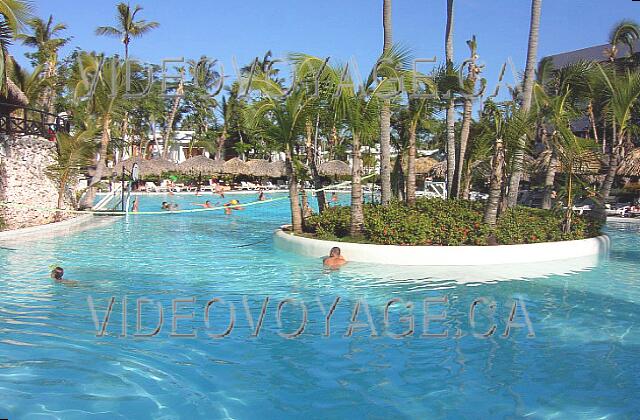 Republique Dominicaine Punta Cana Riu Naiboa An islet in the pool.