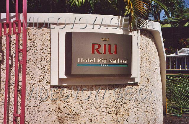 Republique Dominicaine Punta Cana Riu Naiboa The Riu Bambu is part of the Riu Complex of 5 hotels. You have access to services from other hotels except Palace Macao is a 5 star.
