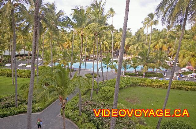 Republique Dominicaine Punta Cana Riu Palace Macao La vista de la terraza de la piscina, siendo el mar demasiado lomos.