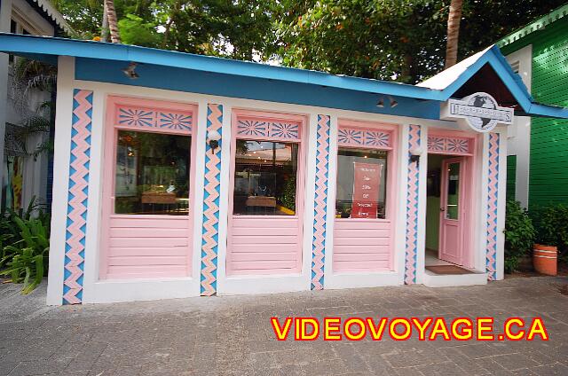 Republique Dominicaine Punta Cana Riu Palace Punta Cana External warehouse jewelry.