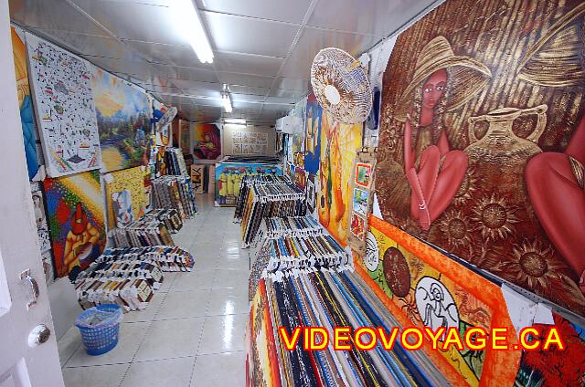 Republique Dominicaine Punta Cana Riu Palace Punta Cana Guarde pinturas en el interior.