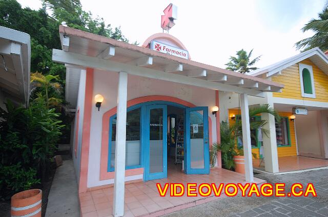 Republique Dominicaine Punta Cana Riu Palace Punta Cana Fuera farmacia.