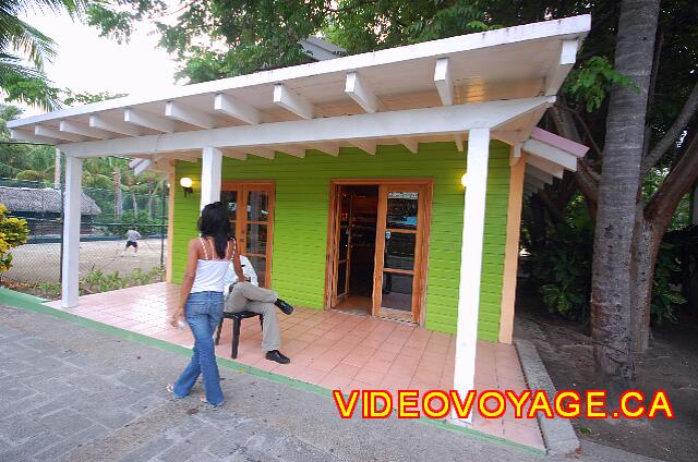 Republique Dominicaine Punta Cana Riu Palace Punta Cana Cigarros almacenes externos.