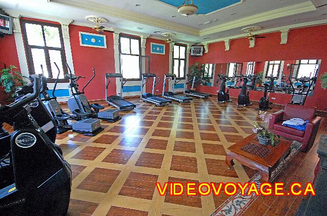 Republique Dominicaine Punta Cana Riu Palace Punta Cana Un gimnasio con aire acondicionado es bastante extensa.