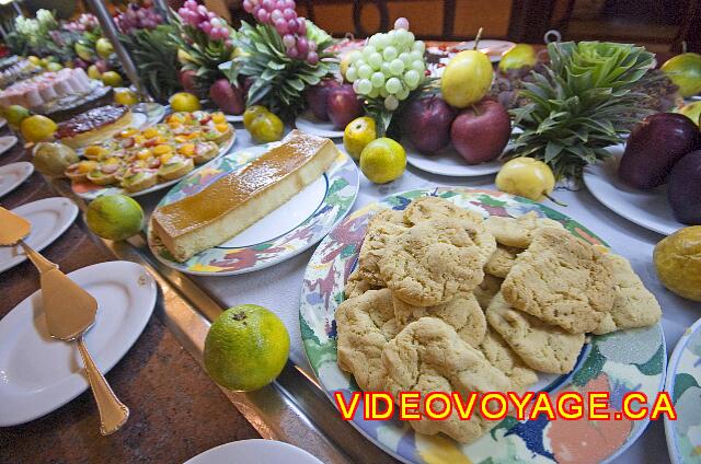 Republique Dominicaine Punta Cana Riu Palace Punta Cana Biscuits et fruits aussi.