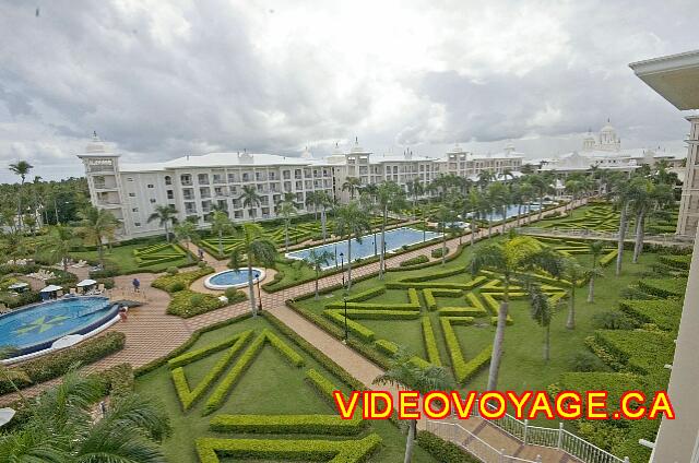 Republique Dominicaine Punta Cana Riu Palace Punta Cana Le jardin au centre de l'hôtel.