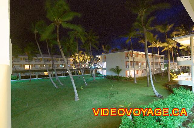 Republique Dominicaine Punta Cana Sirenis Cocotal / Tropical Lots of space between batiements.