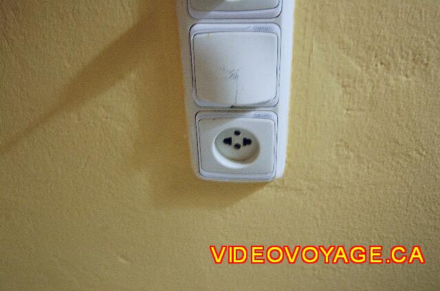 Republique Dominicaine Punta Cana Sirenis Cocotal / Tropical Enchufes eléctricos profundos para tapar previene ciertos cargador de batería ...