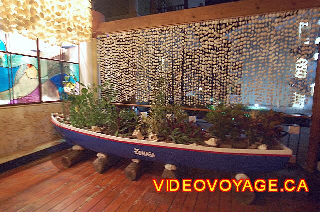 Republique Dominicaine Punta Cana Sirenis Cocotal / Tropical Une décoration sur la terrasse.