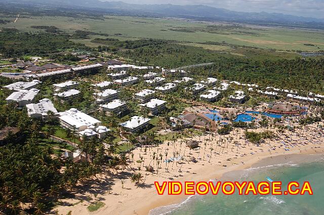 Republique Dominicaine Punta Cana Sirenis Cocotal / Tropical Une plage très profonde. Rien autour de l'hôtel.