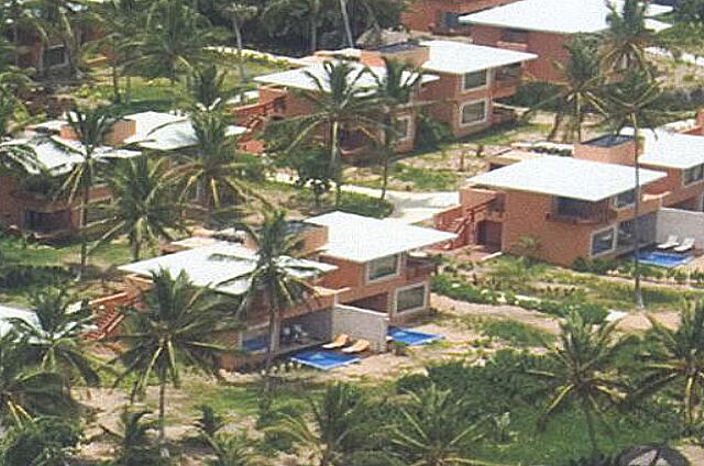 Republique Dominicaine Punta Cana Sivory Les suites junior Luxury oceanfront sont situé au rez de chaussé d'un des 5 batiments sur le bord de la plage.