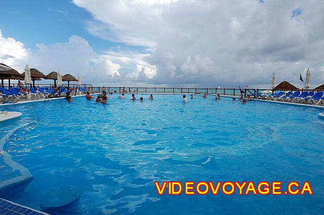 Mexique Playa del Carmen Allegro Playacar Lors d'une partie de waterpolo dans la piscine.