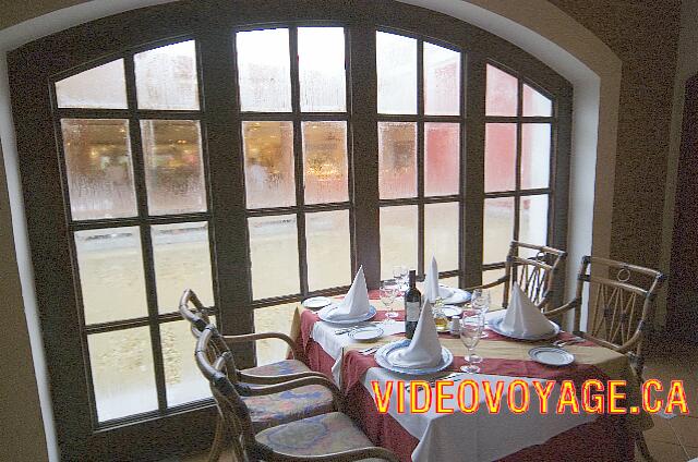 Mexique Puerto Juarez Maya Beach Tablas en el borde de las ventanas, pero la condensación formados por la diferencia de temperatura entre el interior y el exterior no ve a veces.