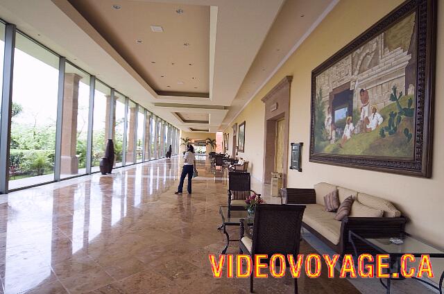 Mexique Puerto Juarez Maya Tropical The other hall of the convention center.