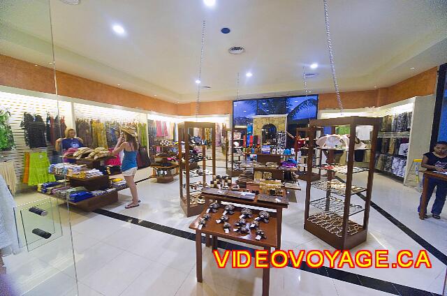 Mexique Riviera Maya Bahia Principe Tulum Another store in the main building of the hotel Coba.