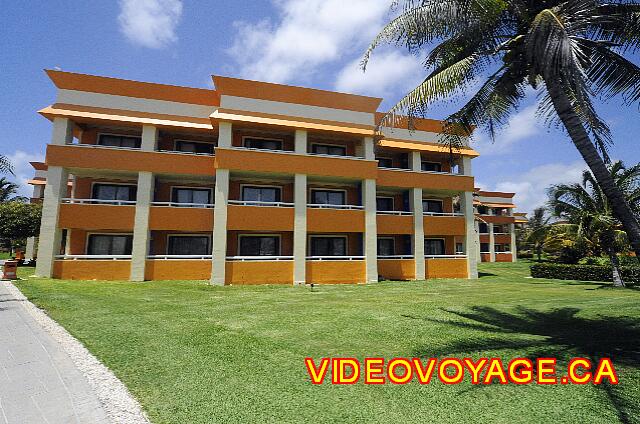 Mexique Riviera Maya Bahia Principe Tulum One of the buildings that house the rooms in the Tulum section.