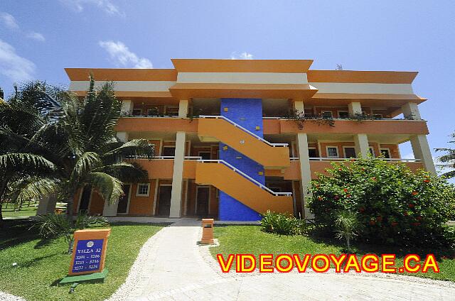 Mexique Riviera Maya Bahia Principe Tulum The rear of the building with stairs.