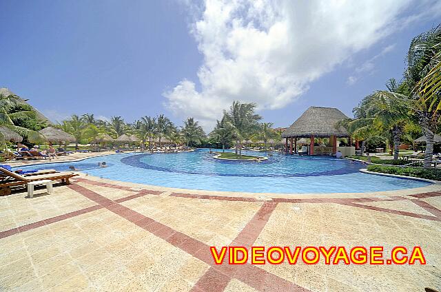 Mexique Riviera Maya Bahia Principe Coba Also quite extensive, large terrace around ...