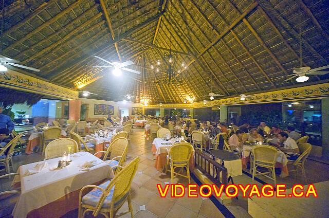 Mexique Riviera Maya Bahia Principe Tulum The dining room, a restaurant that offers Mexican cuisine.