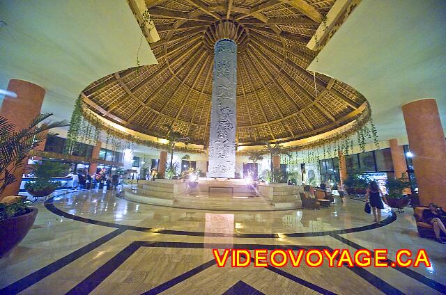 Mexique Riviera Maya Bahia Principe Tulum Un Lobby de grande dimension.