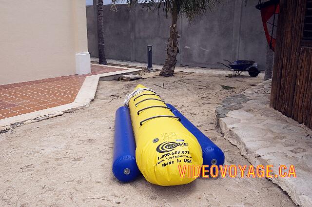 Mexique Riviera Maya Dreams Tulum Le banana boat est disponible, mais non-inclus.