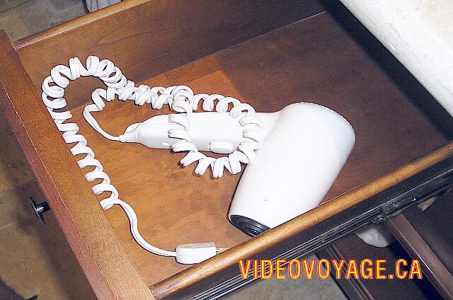 Mexique Riviera Maya Dreams Tulum Un secador de pelo en el cajón.