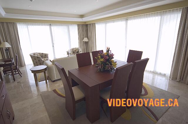 Mexique Riviera Maya Dreams Tulum La suite está ubicada al final de un edificio, por lo que una vista al mar ya la piscina.