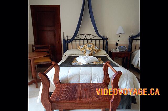 Mexique Riviera Maya Dreams Tulum With a small cabinet at the end of the bed