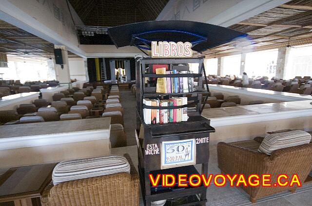 Mexique Puerto Morelos Excellence Riviera Cancun Un mini biblioteca.