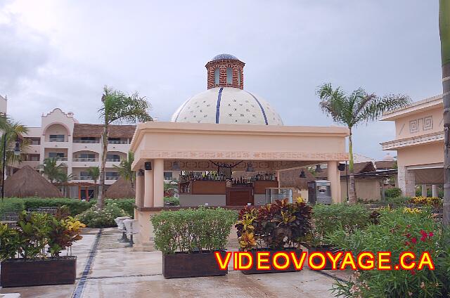 Mexique Puerto Morelos Excellence Riviera Cancun El Café Kafé y derecha del anfiteatro.