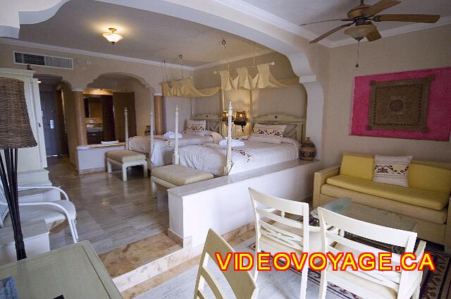 Mexique Puerto Morelos Excellence Riviera Cancun Cette suite junior avec 2 lits.