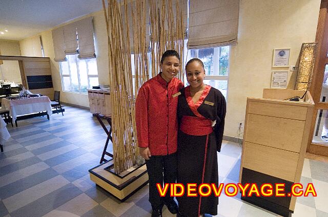 Mexique Puerto Morelos Excellence Riviera Cancun Los empleados de la recepción del restaurante.