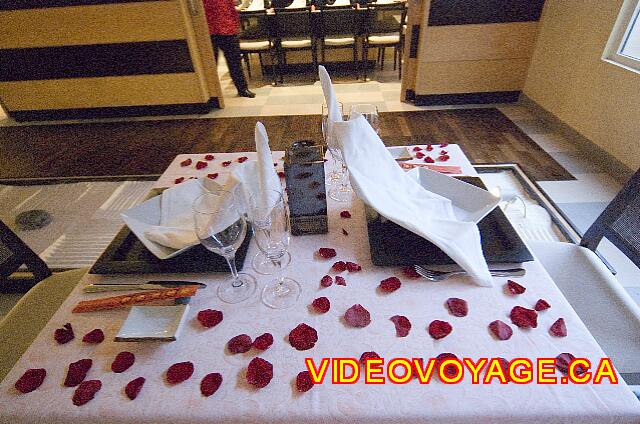 Mexique Puerto Morelos Excellence Riviera Cancun The table for the honeymoon ...